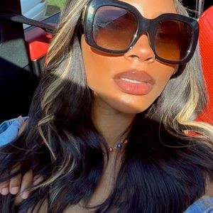 Meet your Posher, Nyeekah